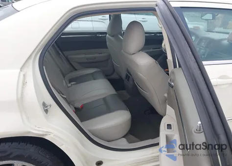 2008 Chrysler 300 Touring из США, поврежденный, VIN 2C3LA53G08H139024